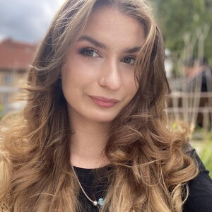 Cum4nina avatar