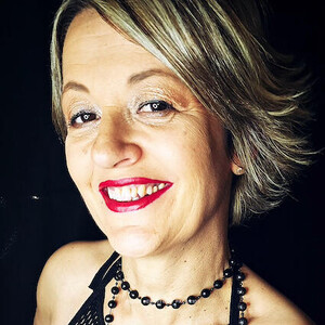 KARINAS avatar