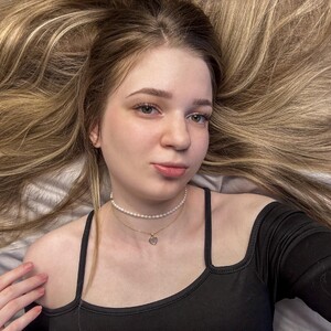 Eva_White_ avatar