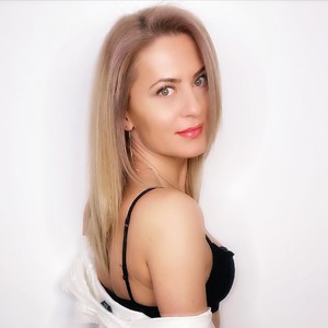 Aprilpinkmoon avatar