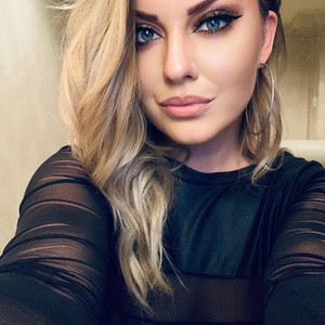 MonicaMony avatar