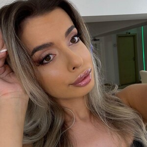 LollyShine avatar