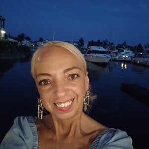 BaditaLuna avatar