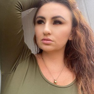 Mia_lourence