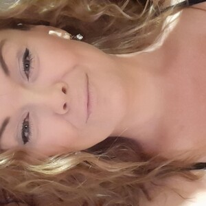 Nicolle_Lea