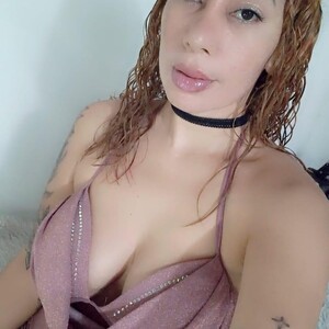Carolinne avatar