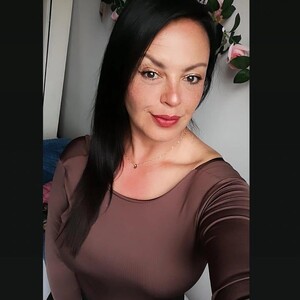 Clarahotmilf avatar