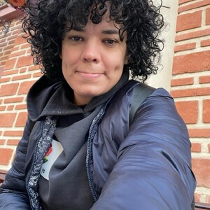 CurlyAnne_