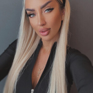 Queenzoora avatar