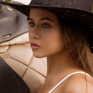 BELLA_ROSEMAR