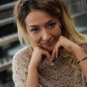 Julyahyde avatar
