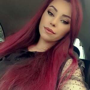 Lara_Ella
