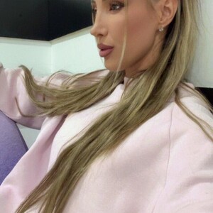 Evelyn_Evy
