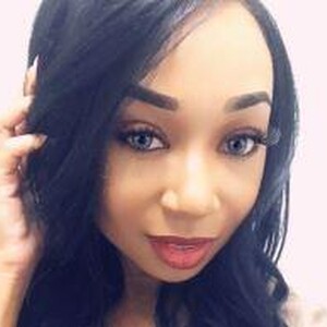 LuxeDoll avatar