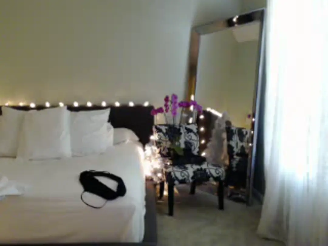 Yoga_Bare show preview