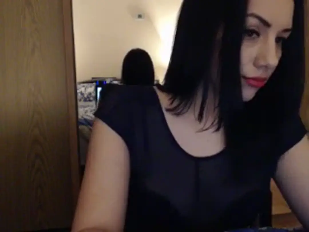 AnaLovely show preview