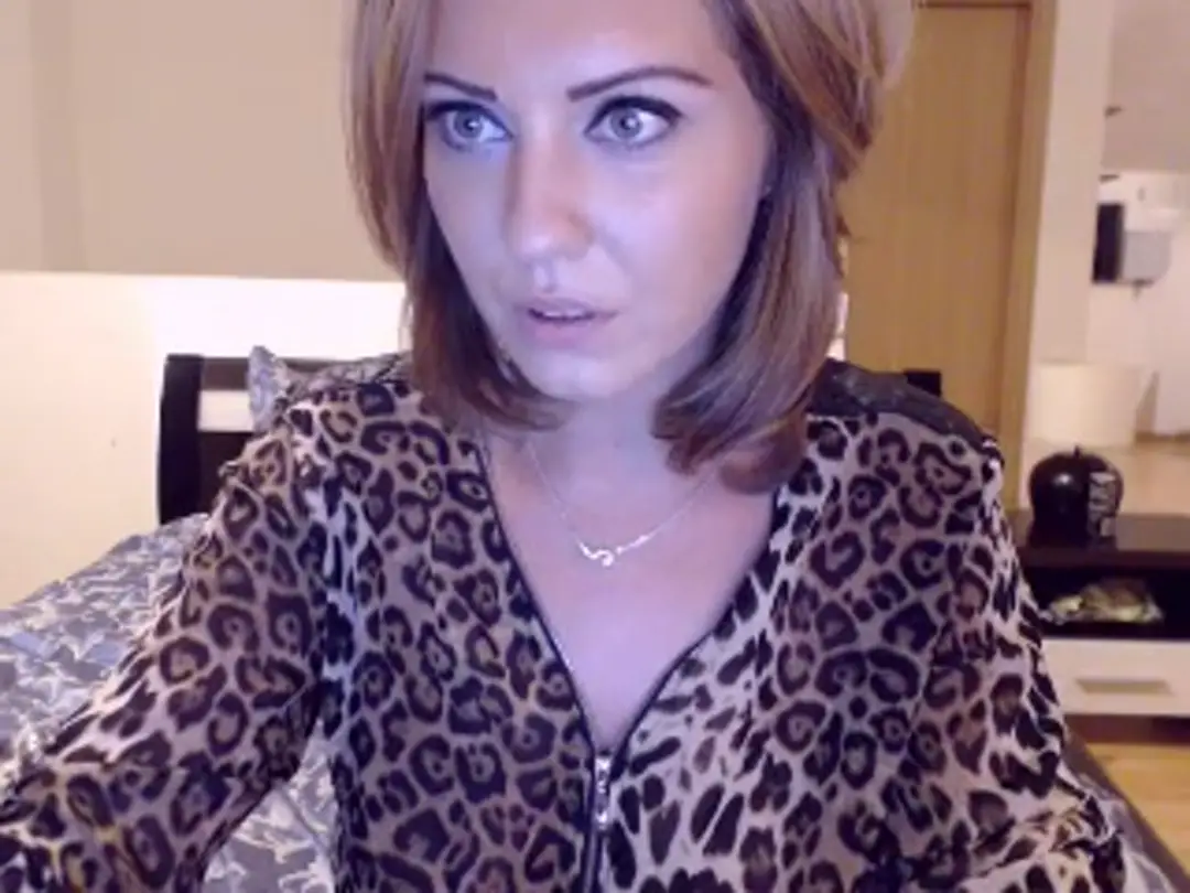 MonicaMony show preview