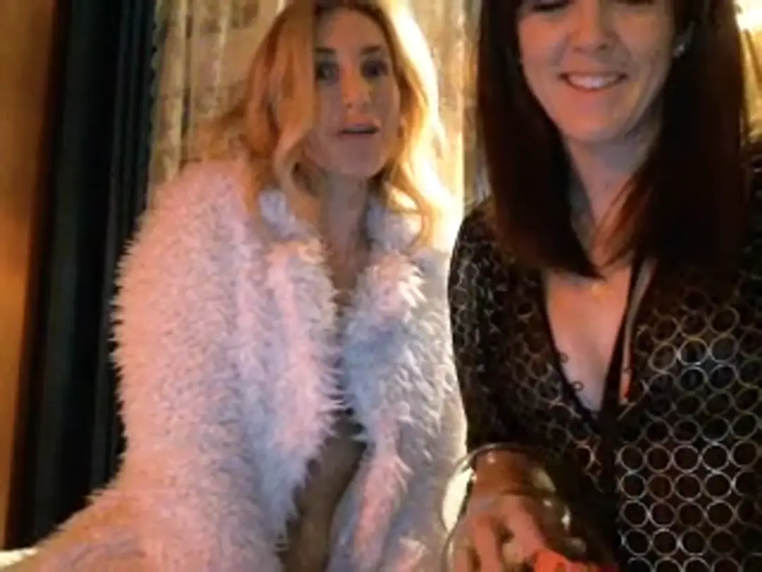 MmmLucky show preview