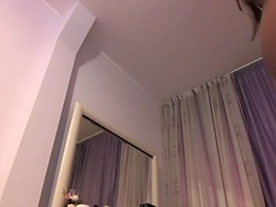 KrystalBaby show preview