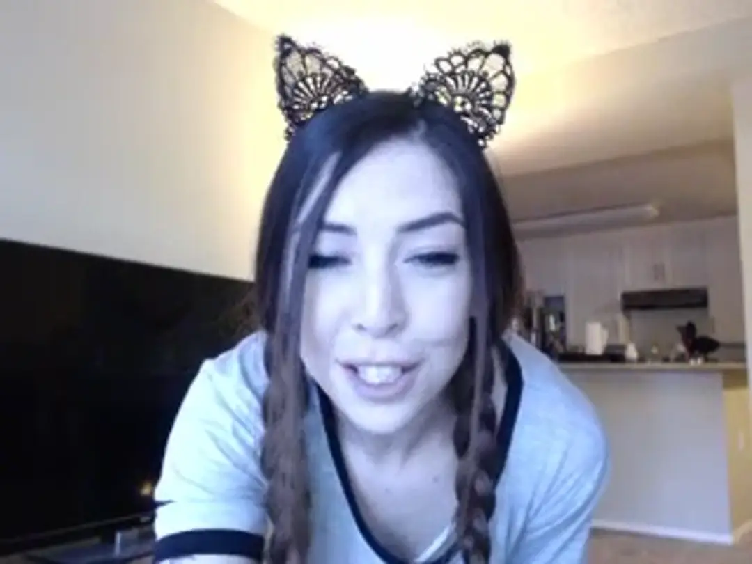 HarloweXo show preview