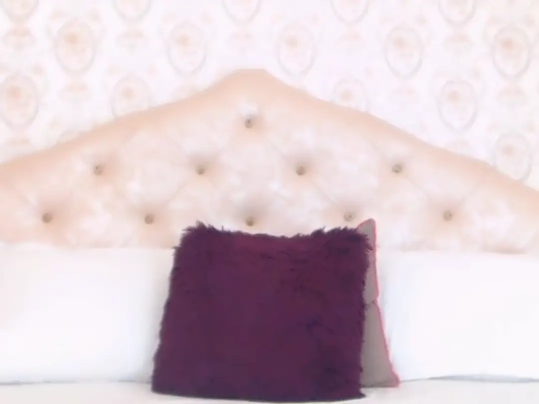 Diviynne show preview