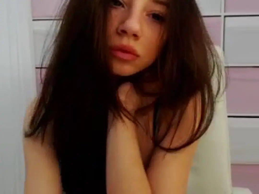 Brunetegirl show preview