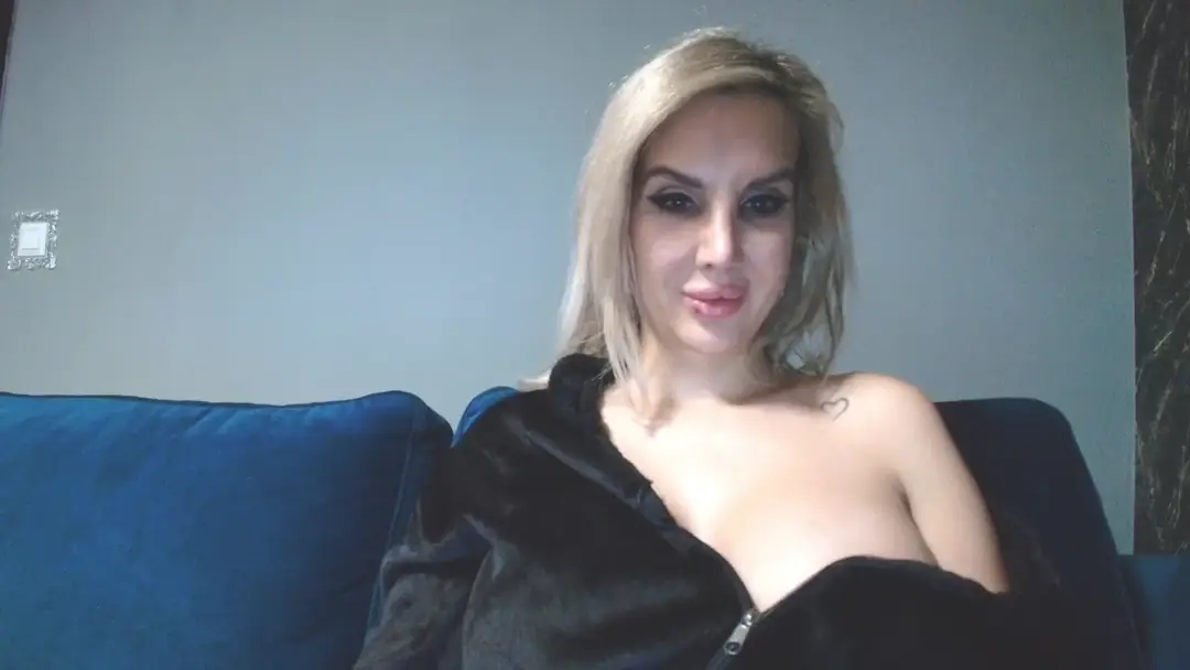 SexyQueenNina show preview