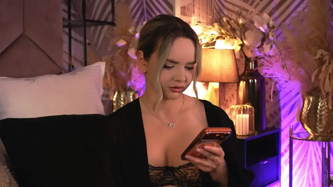 KatJoliee show preview