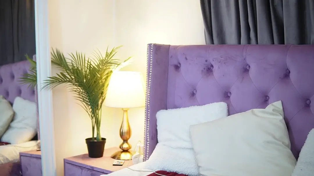 SaraiAngel show preview