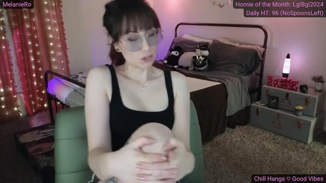 MelanieRo video #3398