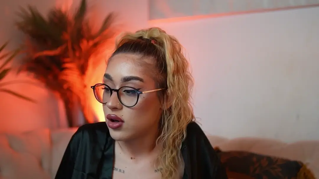 AileenKiss show preview