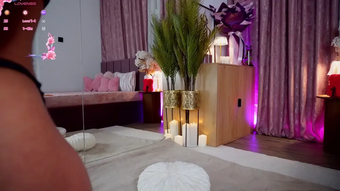 EmilyHudsson show preview