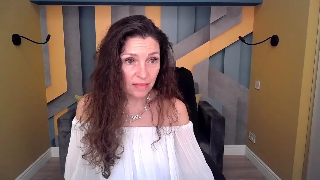 EllaLong show preview