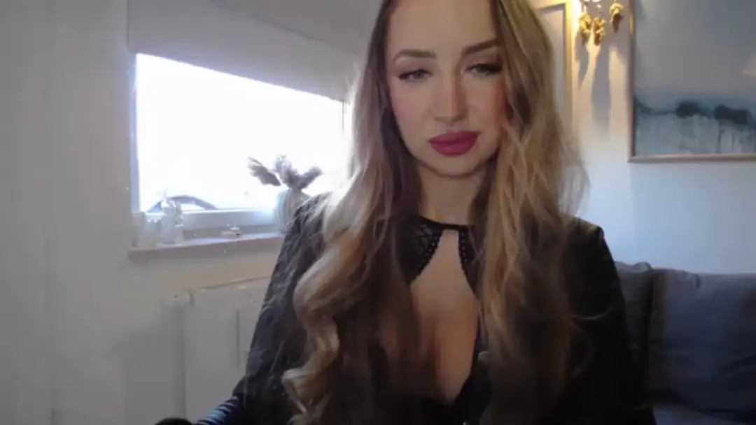 JulietteGlow show preview