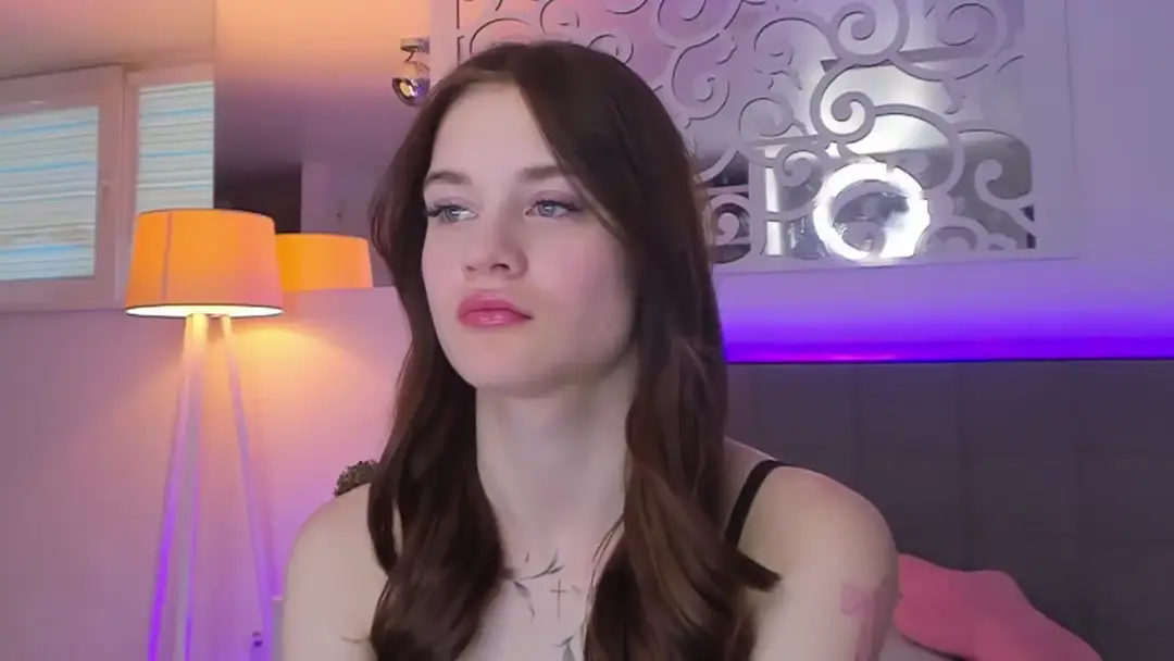 LuisaClover show preview