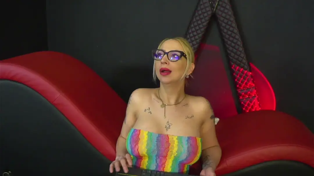 OlliviaSmith show preview