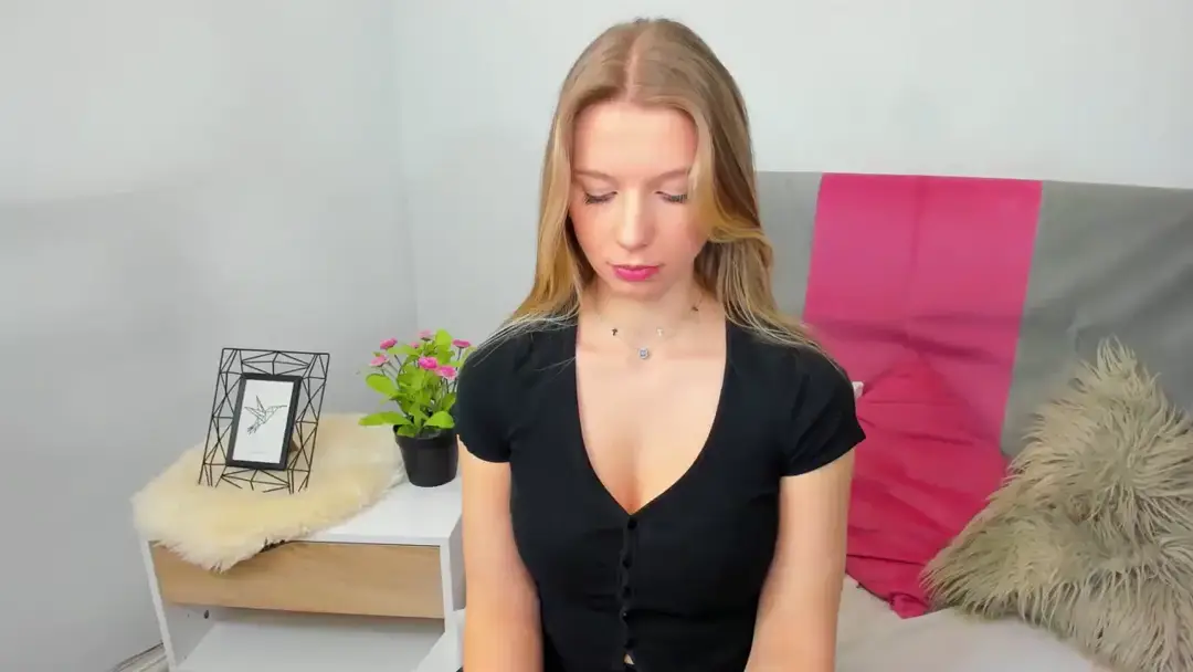 LucyNewBeauty show preview