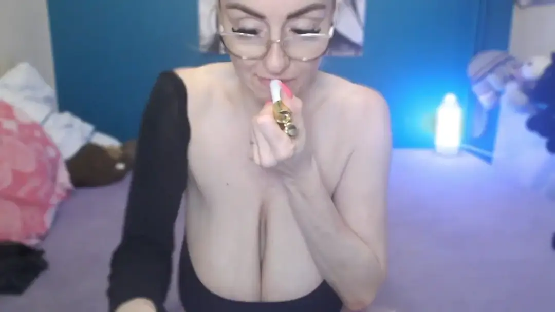 NADINNNE show preview