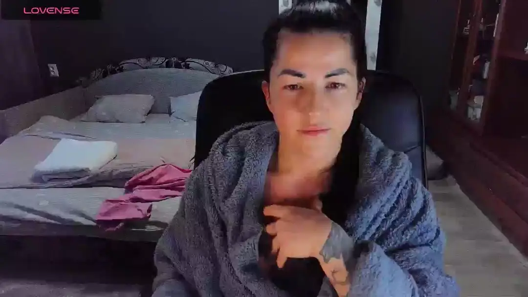 Boss__Girl show preview