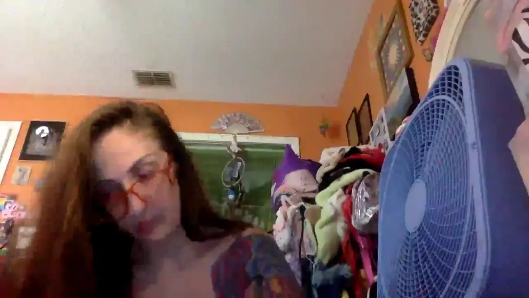 LillyLusha show preview