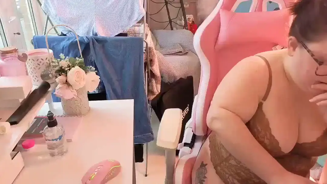 TallulahRosex show preview