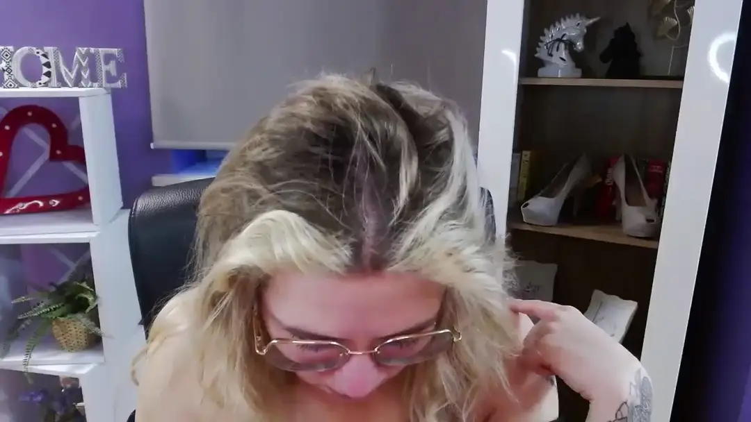 ZoeyDelight show preview