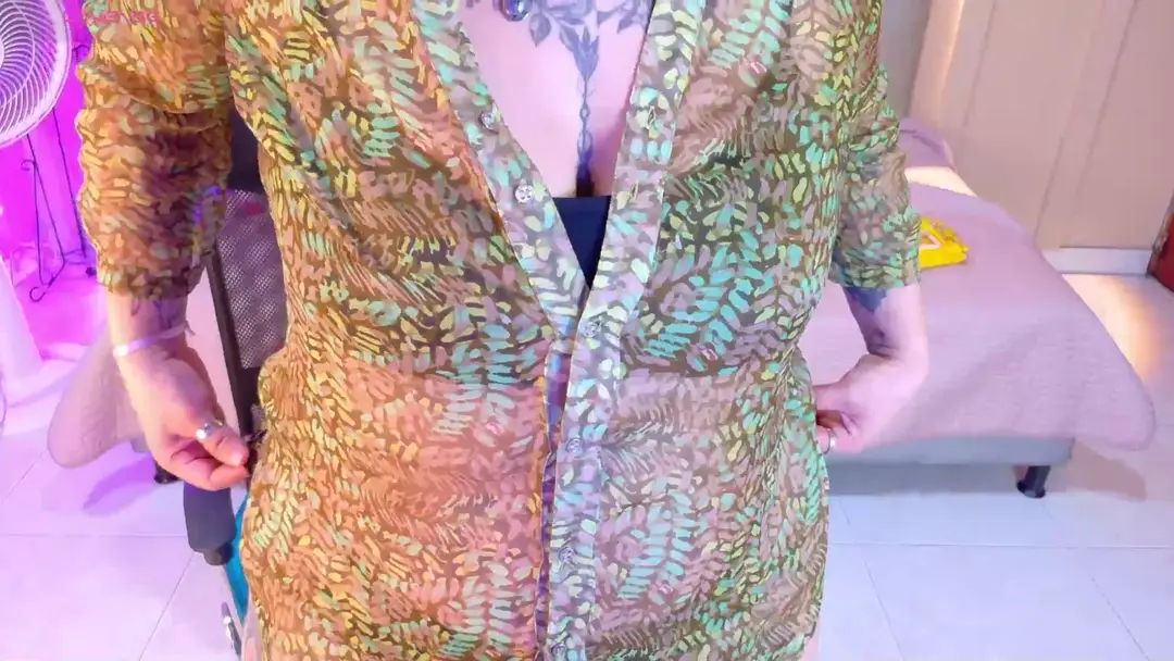 Chloerossee show preview