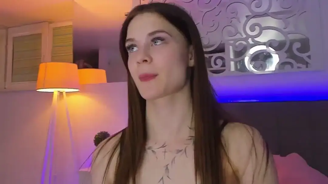 LuisaClover show preview