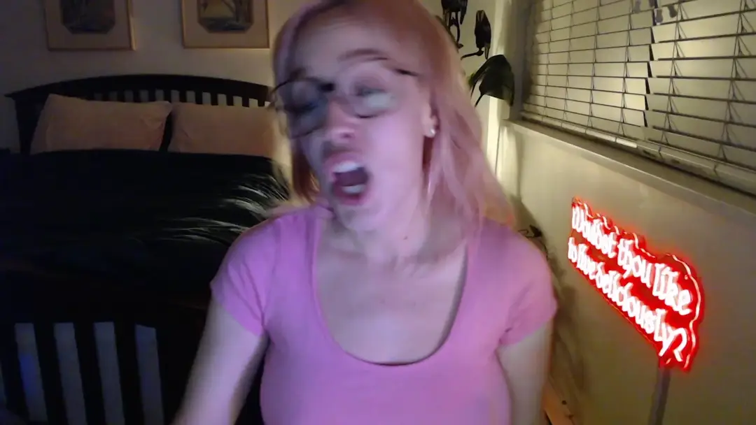 MyFreeCams nahlahoney thumbnail