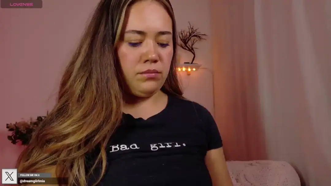 urdreamgiirl show preview