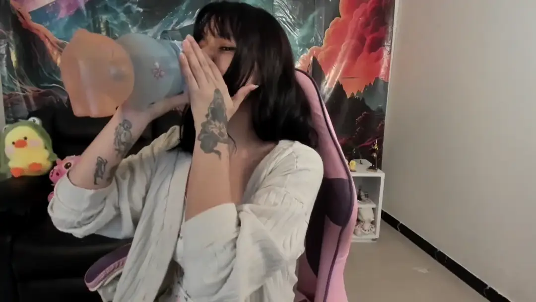 Yunablack show preview