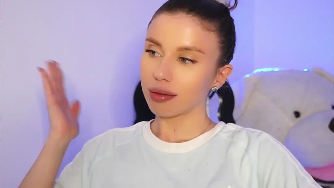 HolyIvy show preview