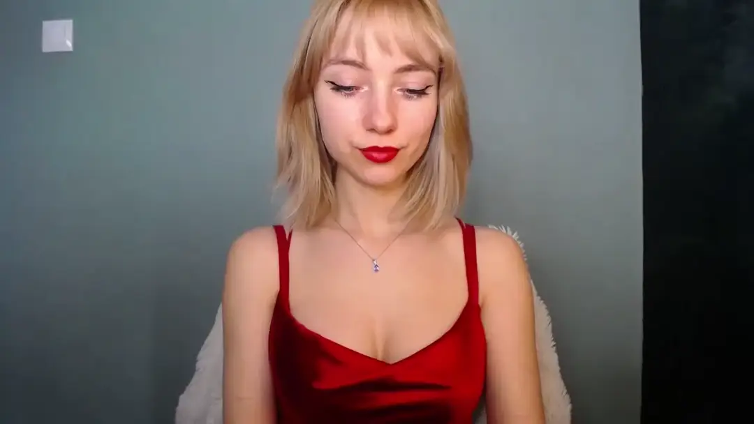 LuciaAmazing show preview