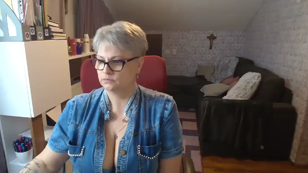 newhellen4u show preview